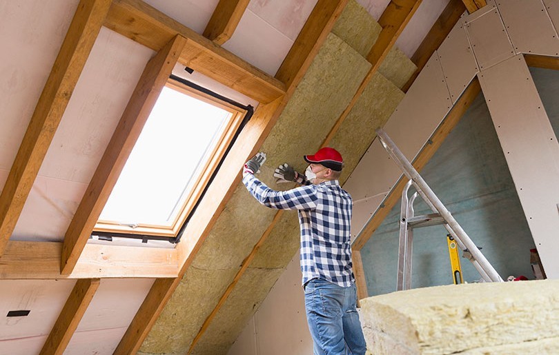 Fitting Insulation In The Loft